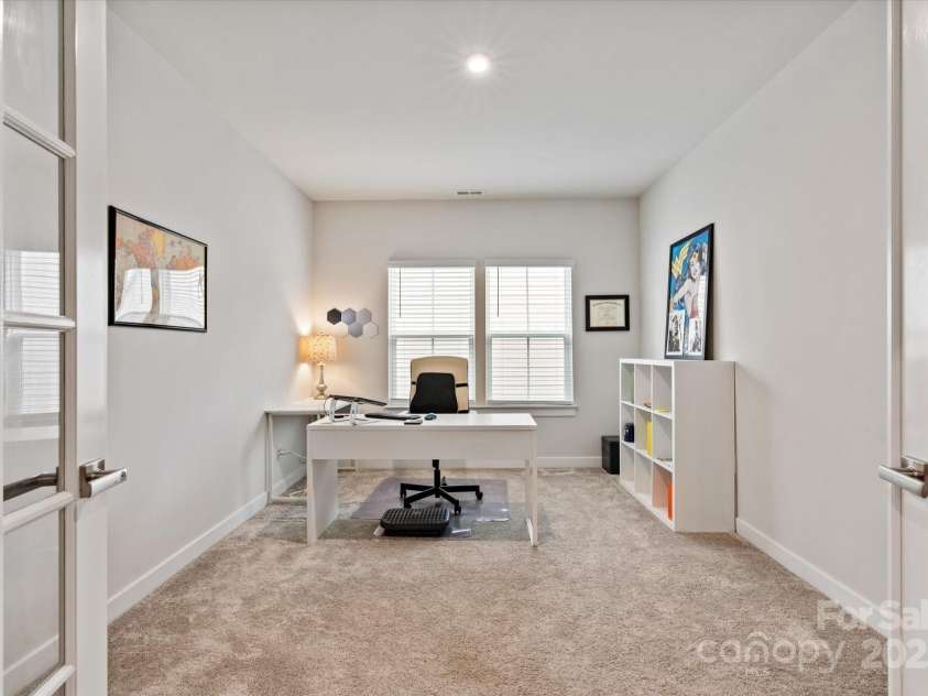 10241 Black Locust Lane, Charlotte, NC 28215.  MLS# CAR4239805, YatesRealty ID 19741. 