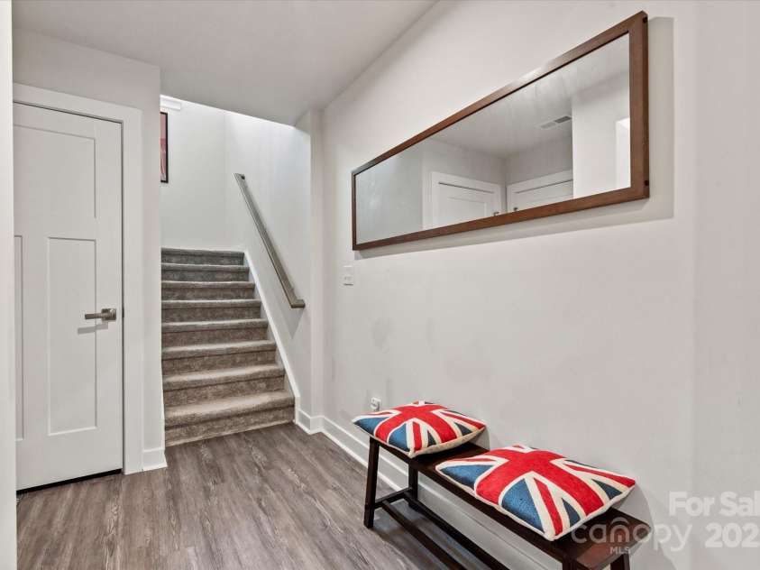 10241 Black Locust Lane, Charlotte, NC 28215.  MLS# CAR4239805, YatesRealty ID 19741. 