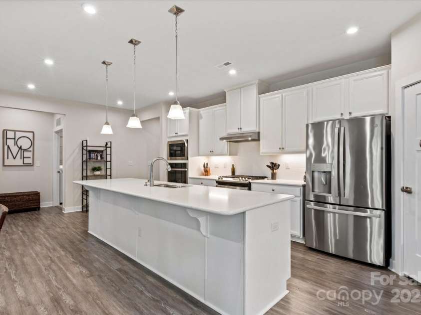 10241 Black Locust Lane, Charlotte, NC 28215.  MLS# CAR4239805, YatesRealty ID 19741. 