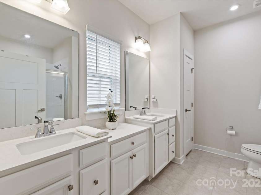 10241 Black Locust Lane, Charlotte, NC 28215.  MLS# CAR4239805, YatesRealty ID 19741. 