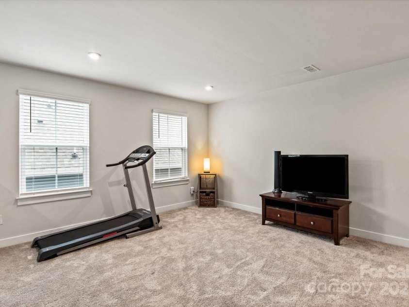 10241 Black Locust Lane, Charlotte, NC 28215.  MLS# CAR4239805, YatesRealty ID 19741. 