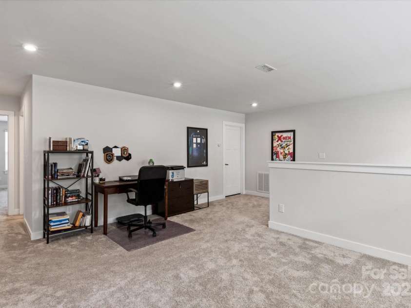 10241 Black Locust Lane, Charlotte, NC 28215.  MLS# CAR4239805, YatesRealty ID 19741. 