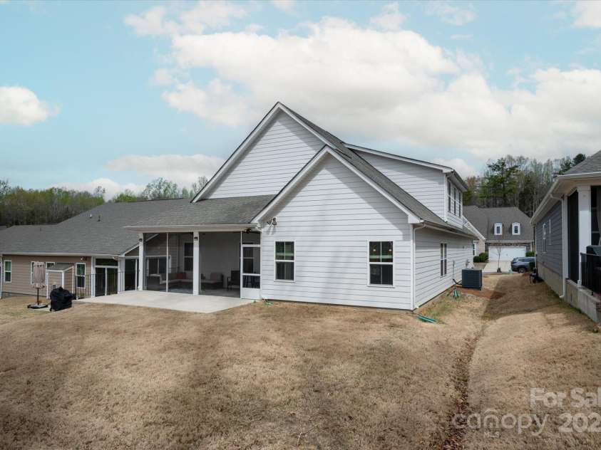 10241 Black Locust Lane, Charlotte, NC 28215.  MLS# CAR4239805, YatesRealty ID 19741. 