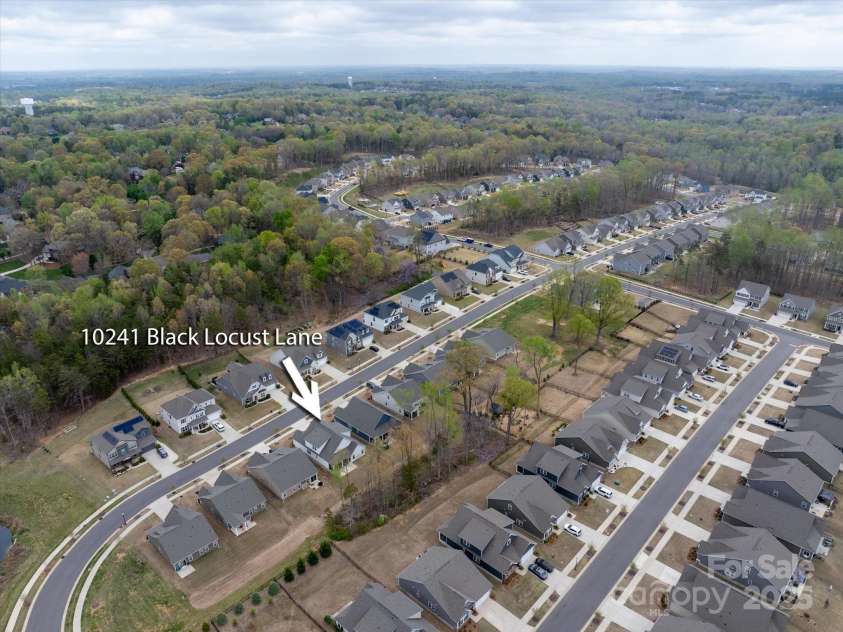 10241 Black Locust Lane, Charlotte, NC 28215.  MLS# CAR4239805, YatesRealty ID 19741. 