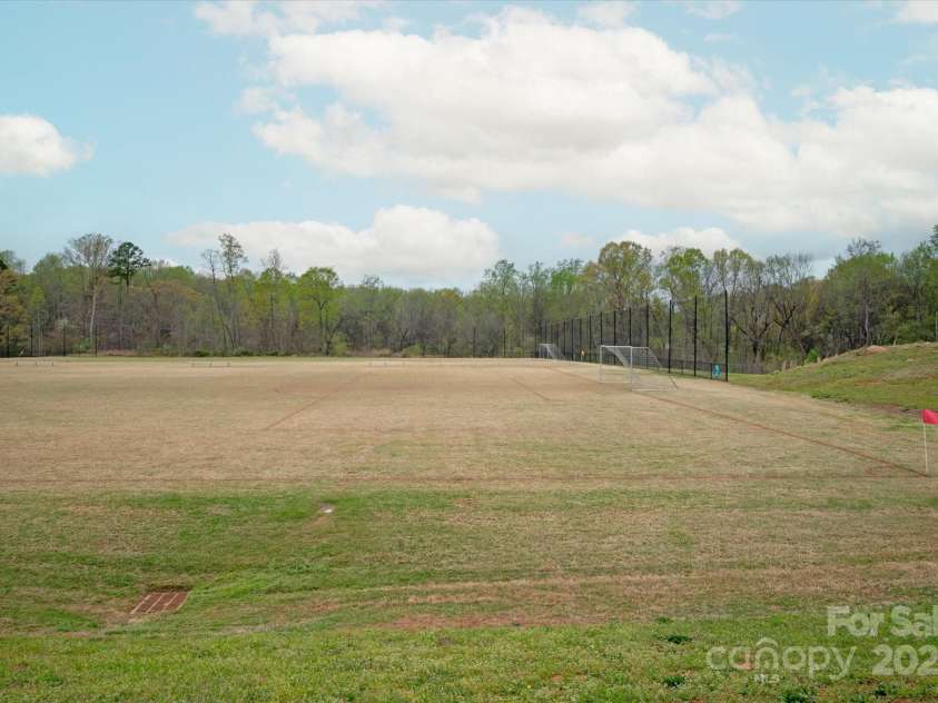 10241 Black Locust Lane, Charlotte, NC 28215.  MLS# CAR4239805, YatesRealty ID 19741. Community Amenities