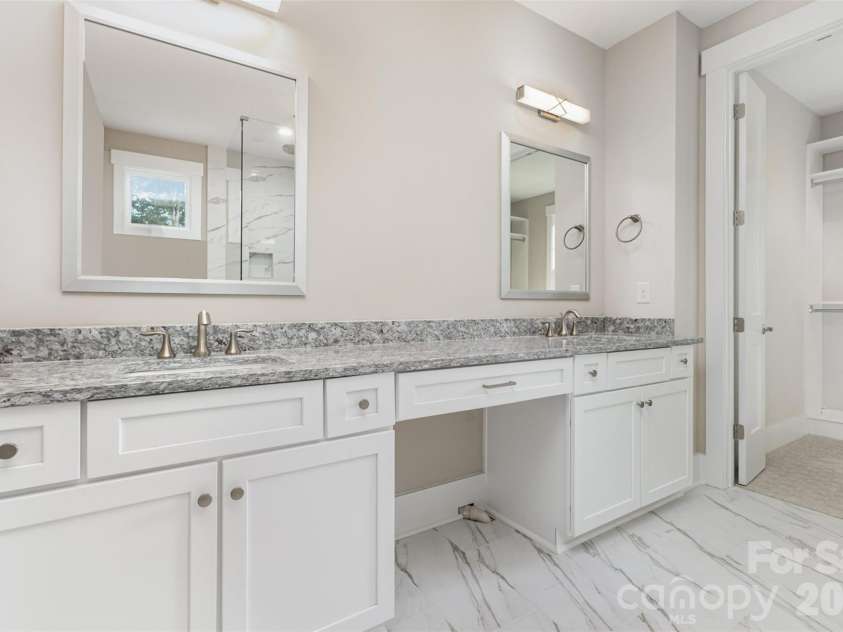 2076 Landry Lane, Rock Hill, SC 29732.  MLS# CAR4389669, YatesRealty ID 19741. Primary Bath