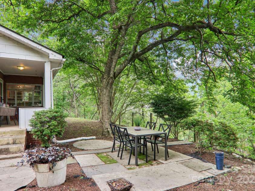108 Patton Hill Road, Swannanoa, NC 28778.  MLS# CAR4254886, YatesRealty ID 19742. 