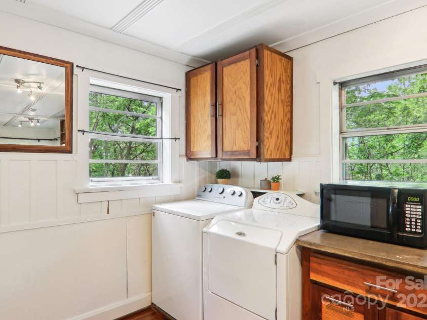 108 Patton Hill Road, Swannanoa, NC 28778.  MLS# CAR4254886, YatesRealty ID 19742. 