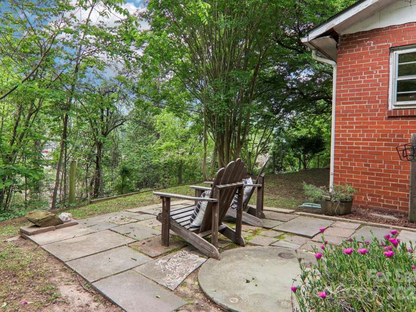 108 Patton Hill Road, Swannanoa, NC 28778.  MLS# CAR4254886, YatesRealty ID 19742. 