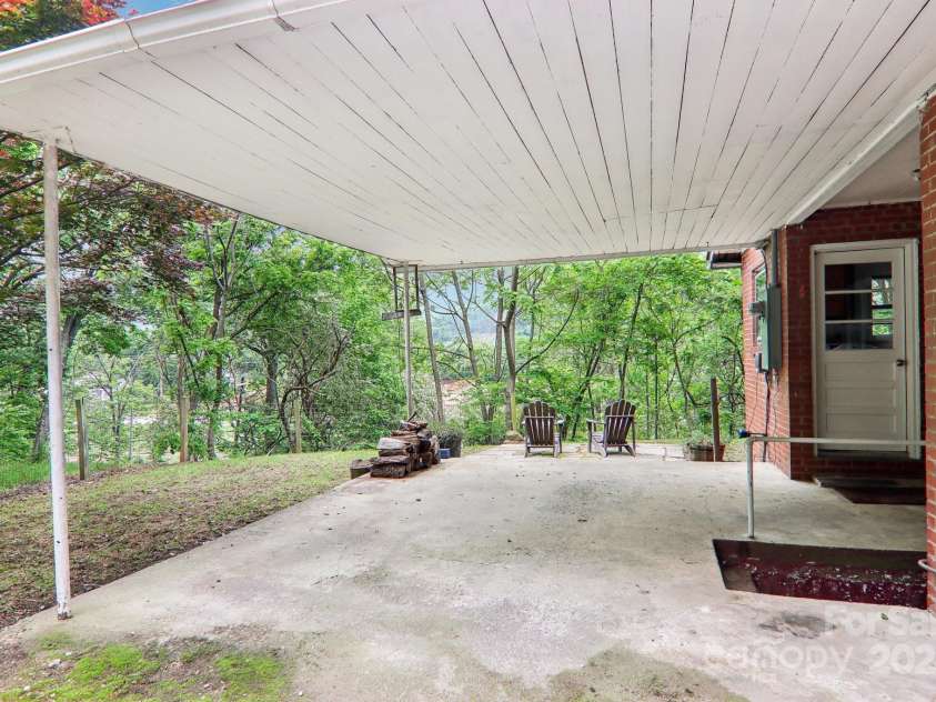 108 Patton Hill Road, Swannanoa, NC 28778.  MLS# CAR4254886, YatesRealty ID 19742. 