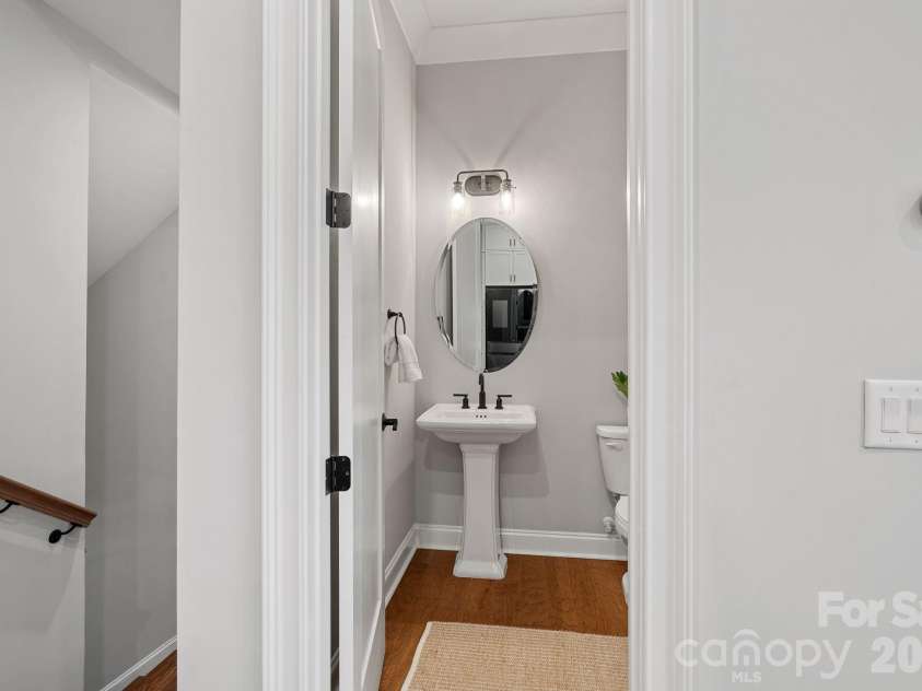 2543 Deacon Avenue, Charlotte, NC 28204.  MLS# CAR4375076, YatesRealty ID 19742. 2nd floor power room