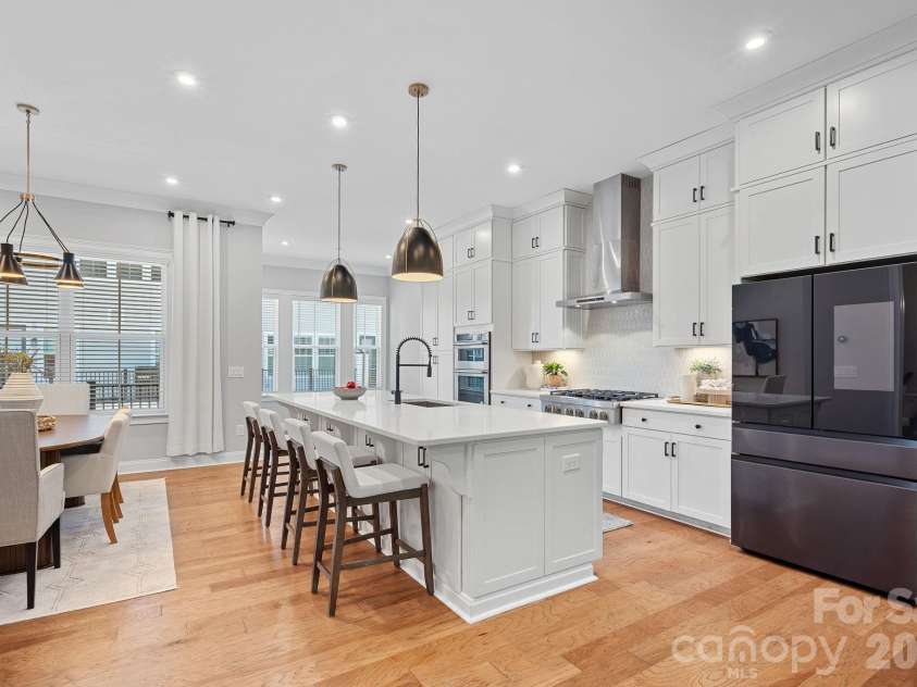 2543 Deacon Avenue, Charlotte, NC 28204.  MLS# CAR4375076, YatesRealty ID 19742. 