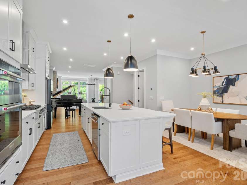 2543 Deacon Avenue, Charlotte, NC 28204.  MLS# CAR4375076, YatesRealty ID 19742. 