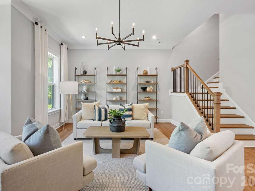 2543 Deacon Avenue, Charlotte, NC 28204.  MLS# CAR4375076, YatesRealty ID 19742. 