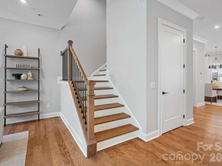 2543 Deacon Avenue, Charlotte, NC 28204.  MLS# CAR4375076, YatesRealty ID 19742. 