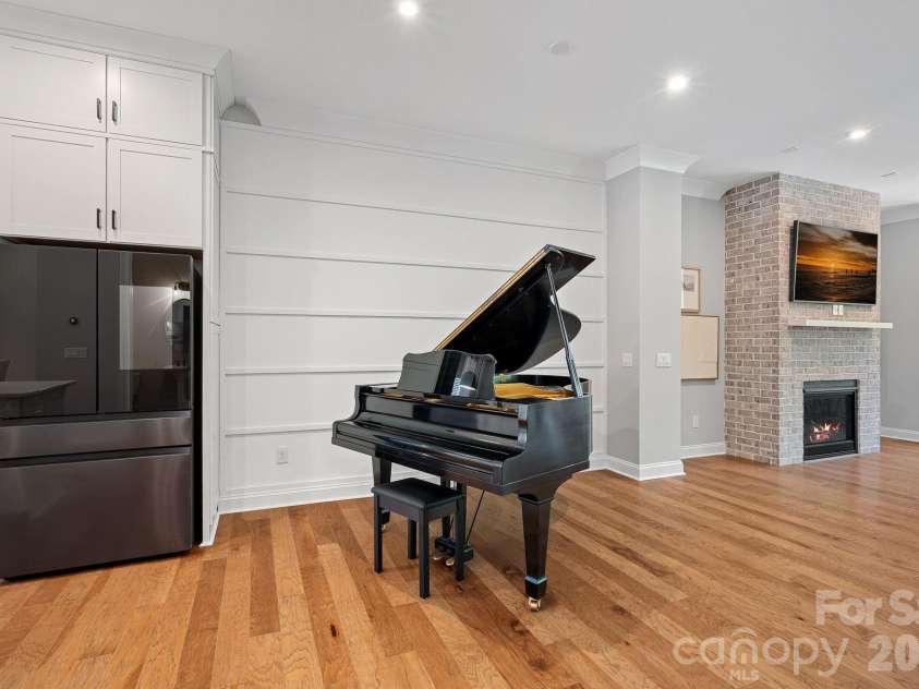 2543 Deacon Avenue, Charlotte, NC 28204.  MLS# CAR4375076, YatesRealty ID 19742. Perfect spot for a grand piano or dining table