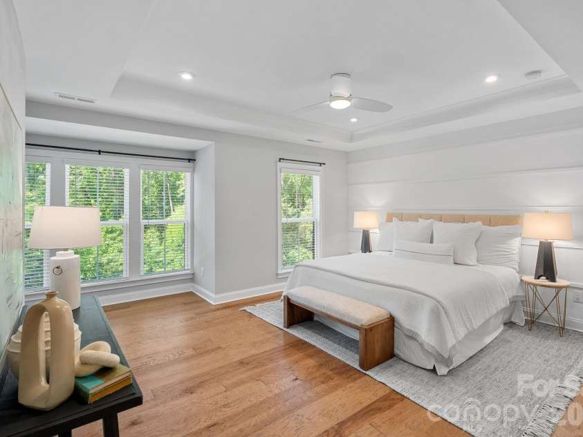 2543 Deacon Avenue, Charlotte, NC 28204.  MLS# CAR4375076, YatesRealty ID 19742. Primary bedroom