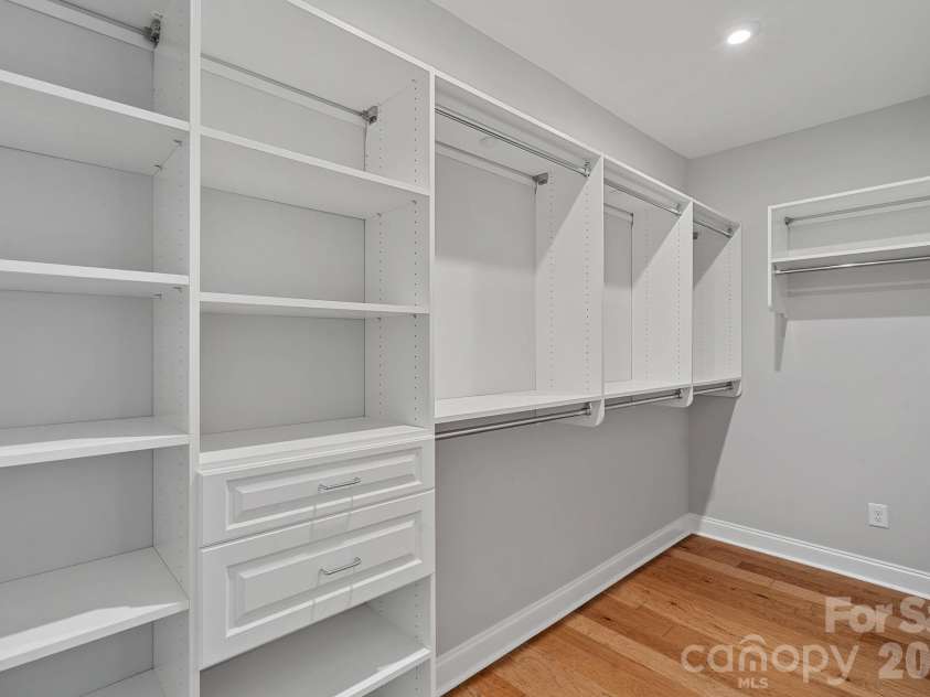 2543 Deacon Avenue, Charlotte, NC 28204.  MLS# CAR4375076, YatesRealty ID 19742. Primary closet