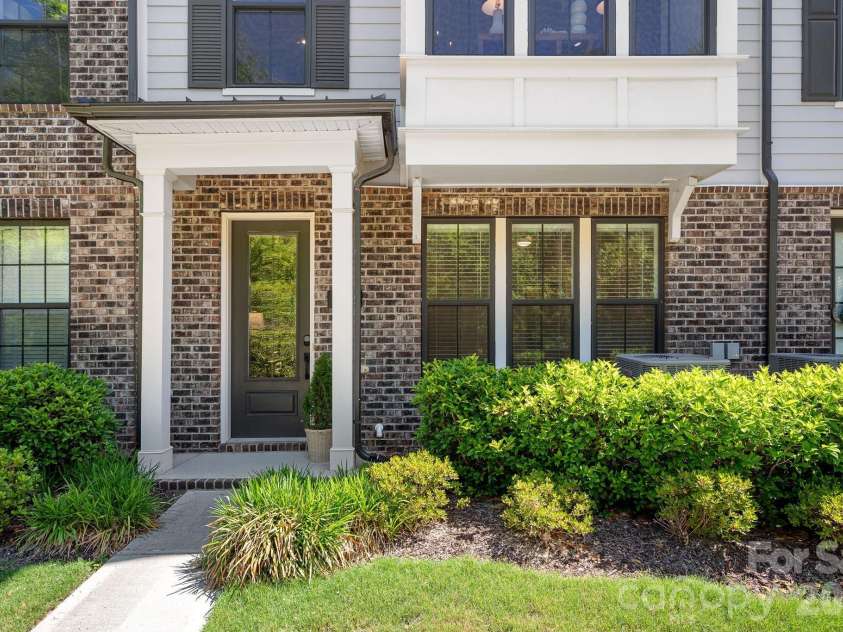 2543 Deacon Avenue, Charlotte, NC 28204.  MLS# CAR4375076, YatesRealty ID 19742. Welcome home!