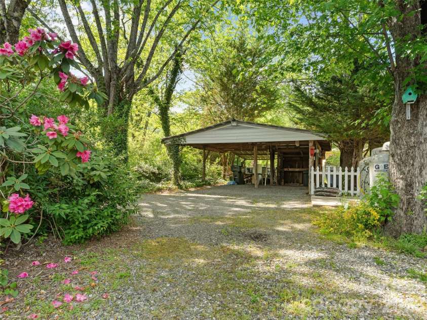 4 Forge Drive, Mills River, NC 28759.  MLS# CAR4373481, YatesRealty ID 19743. 