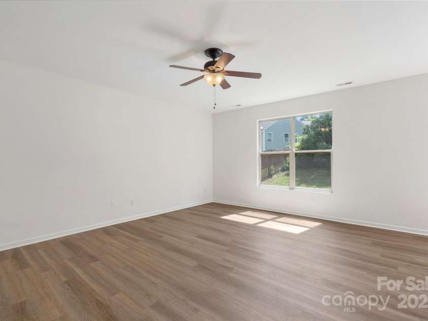 858 Rook Road, Charlotte, NC 28216.  MLS# CAR4269676, YatesRealty ID 19743. 