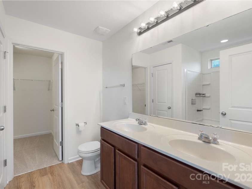 858 Rook Road, Charlotte, NC 28216.  MLS# CAR4269676, YatesRealty ID 19743. 