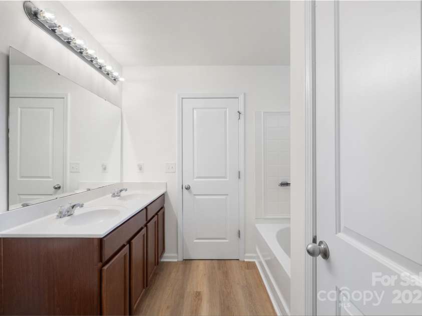 858 Rook Road, Charlotte, NC 28216.  MLS# CAR4269676, YatesRealty ID 19743. 