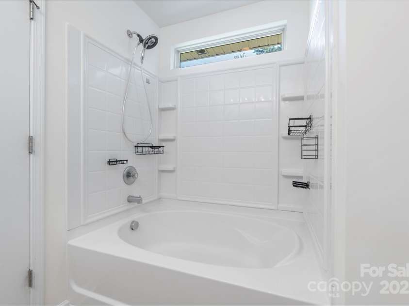 858 Rook Road, Charlotte, NC 28216.  MLS# CAR4269676, YatesRealty ID 19743. 