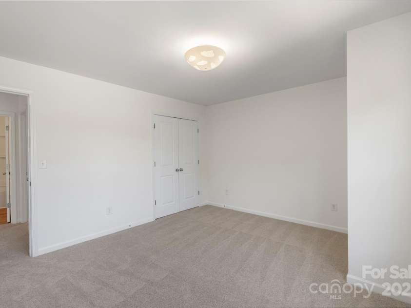 858 Rook Road, Charlotte, NC 28216.  MLS# CAR4269676, YatesRealty ID 19743. 