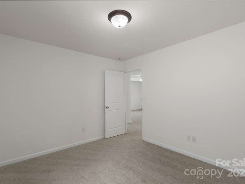 858 Rook Road, Charlotte, NC 28216.  MLS# CAR4269676, YatesRealty ID 19743. 