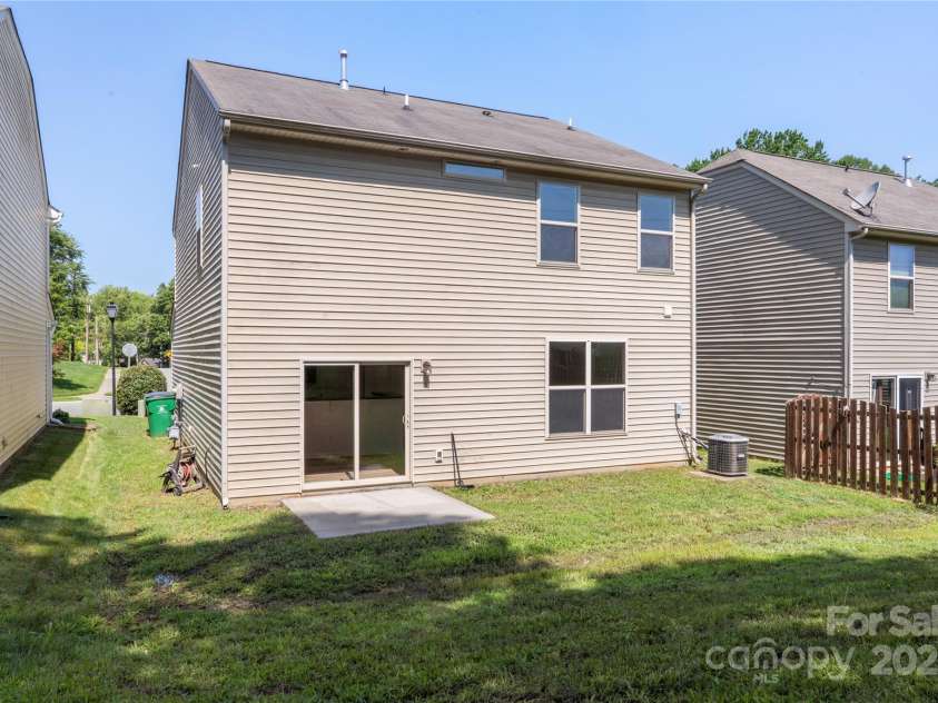 858 Rook Road, Charlotte, NC 28216.  MLS# CAR4269676, YatesRealty ID 19743. 
