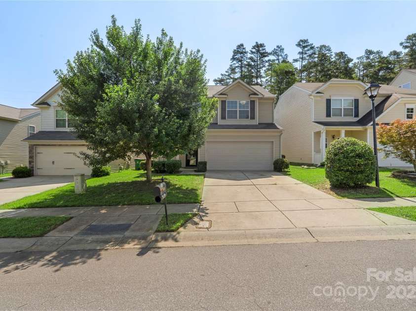 858 Rook Road, Charlotte, NC 28216.  MLS# CAR4269676, YatesRealty ID 19743. 