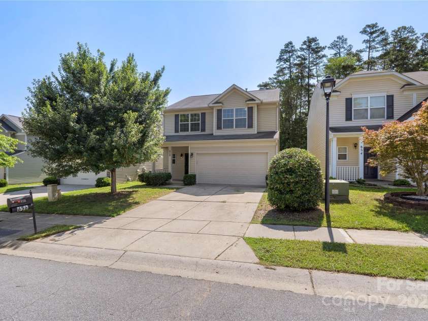 858 Rook Road, Charlotte, NC 28216.  MLS# CAR4269676, YatesRealty ID 19743. Ample Parking with a 2 car garage and driveway