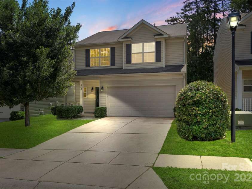 858 Rook Road, Charlotte, NC 28216.  MLS# CAR4269676, YatesRealty ID 19743. Welcome home to 858 Rook Rd
