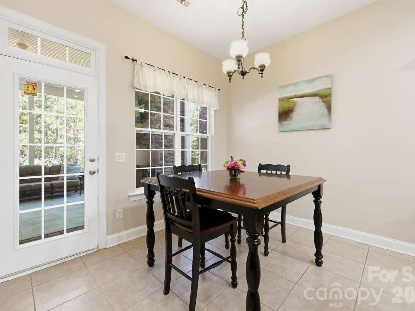 1135 Gold Rush Court, Fort Mill, SC 29708.  MLS# CAR4376618, YatesRealty ID 19744. Breakfast area