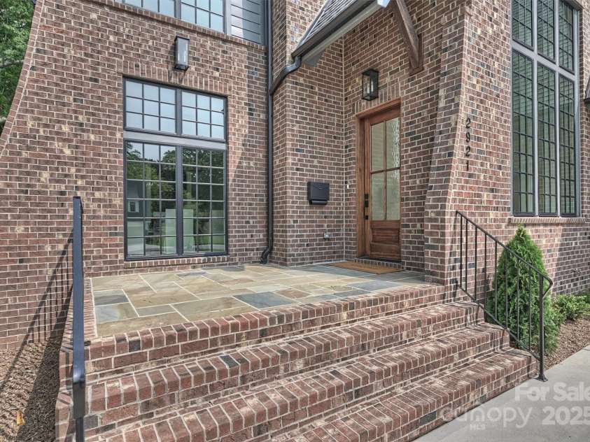 2921 Windsor Avenue, Charlotte, NC 28209.  MLS# CAR4268835, YatesRealty ID 19745. 