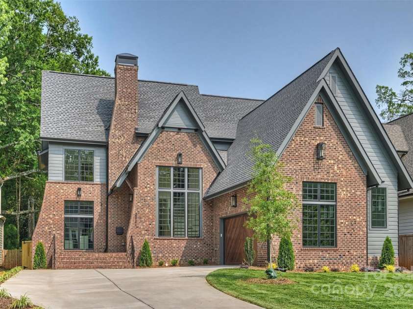 2921 Windsor Avenue, Charlotte, NC 28209.  MLS# CAR4268835, YatesRealty ID 19745. 