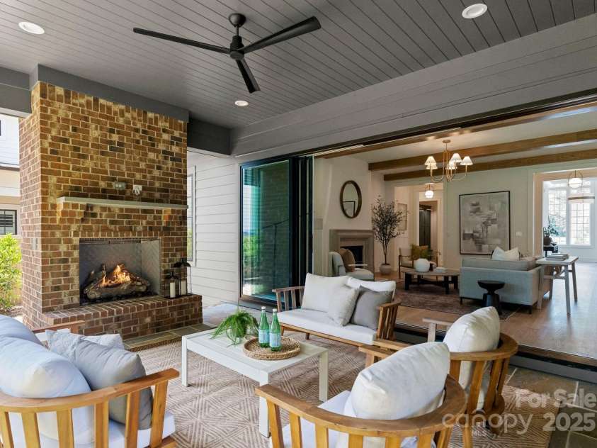 2921 Windsor Avenue, Charlotte, NC 28209.  MLS# CAR4268835, YatesRealty ID 19745. Covered Porch