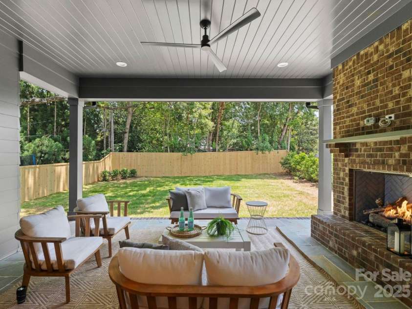 2921 Windsor Avenue, Charlotte, NC 28209.  MLS# CAR4268835, YatesRealty ID 19745. Covered Porch