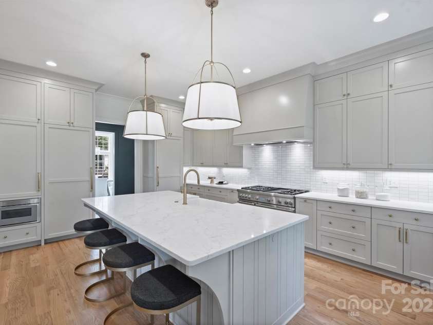 2921 Windsor Avenue, Charlotte, NC 28209.  MLS# CAR4268835, YatesRealty ID 19745. Kitchen
