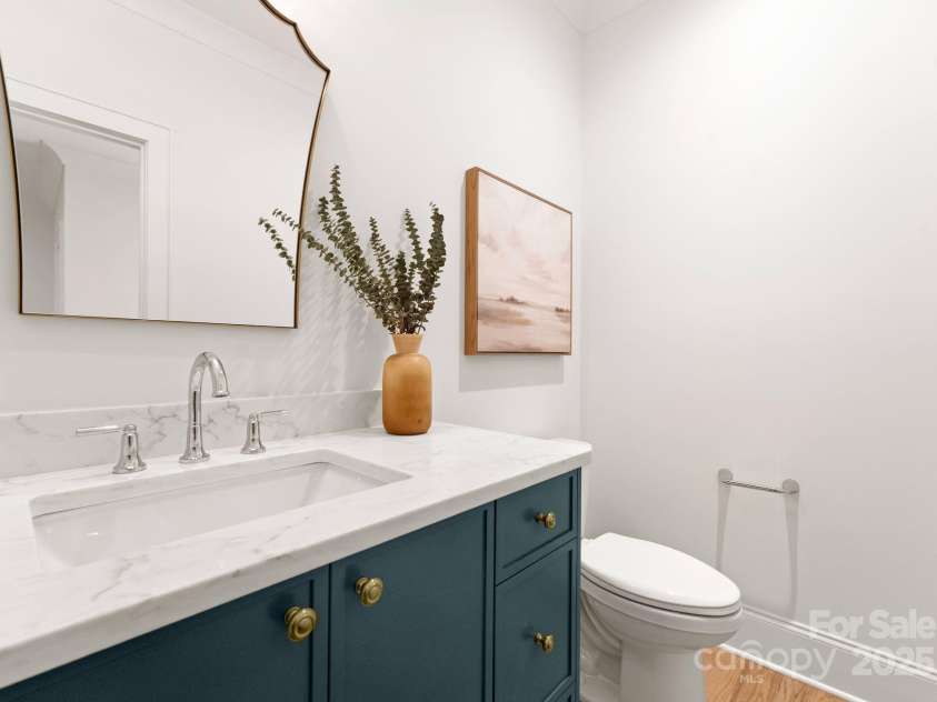 2921 Windsor Avenue, Charlotte, NC 28209.  MLS# CAR4268835, YatesRealty ID 19745. Powder bath for Bonus Room