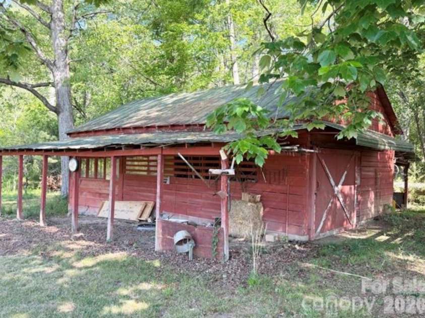 3162 Morganton Boulevard, Lenoir, NC 28645.  MLS# CAR4423973, YatesRealty ID 19745. 