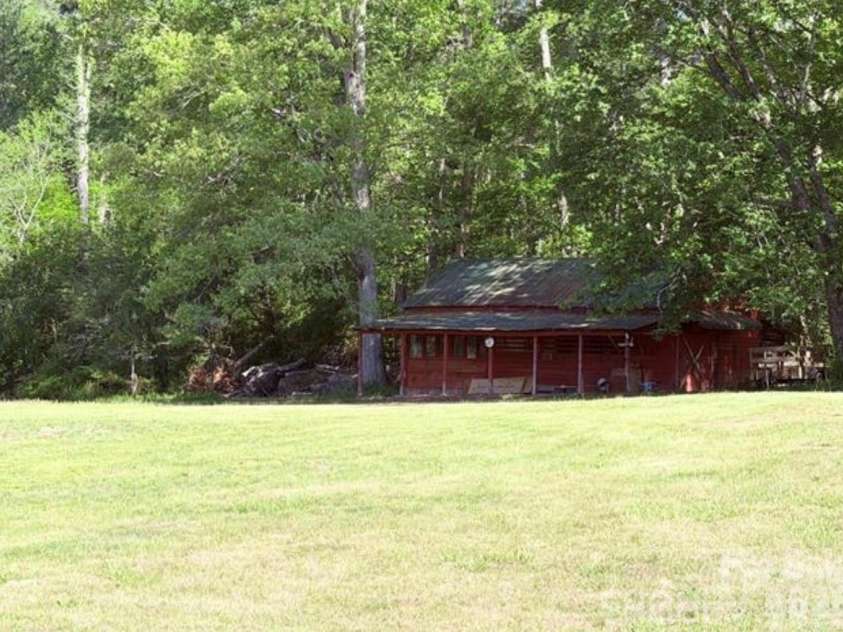 3162 Morganton Boulevard, Lenoir, NC 28645.  MLS# CAR4423973, YatesRealty ID 19745. 