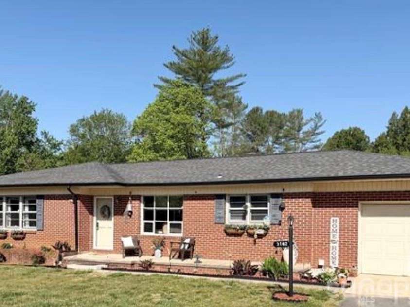 3162 Morganton Boulevard, Lenoir, NC 28645.  MLS# CAR4423973, YatesRealty ID 19745. 