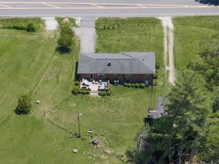 3162 Morganton Boulevard, Lenoir, NC 28645.  MLS# CAR4423973, YatesRealty ID 19745. 