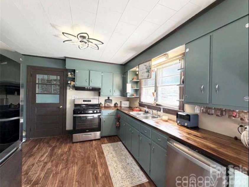 3162 Morganton Boulevard, Lenoir, NC 28645.  MLS# CAR4423973, YatesRealty ID 19745. 