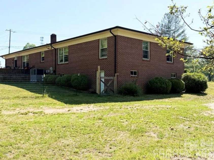 3162 Morganton Boulevard, Lenoir, NC 28645.  MLS# CAR4423973, YatesRealty ID 19745. 