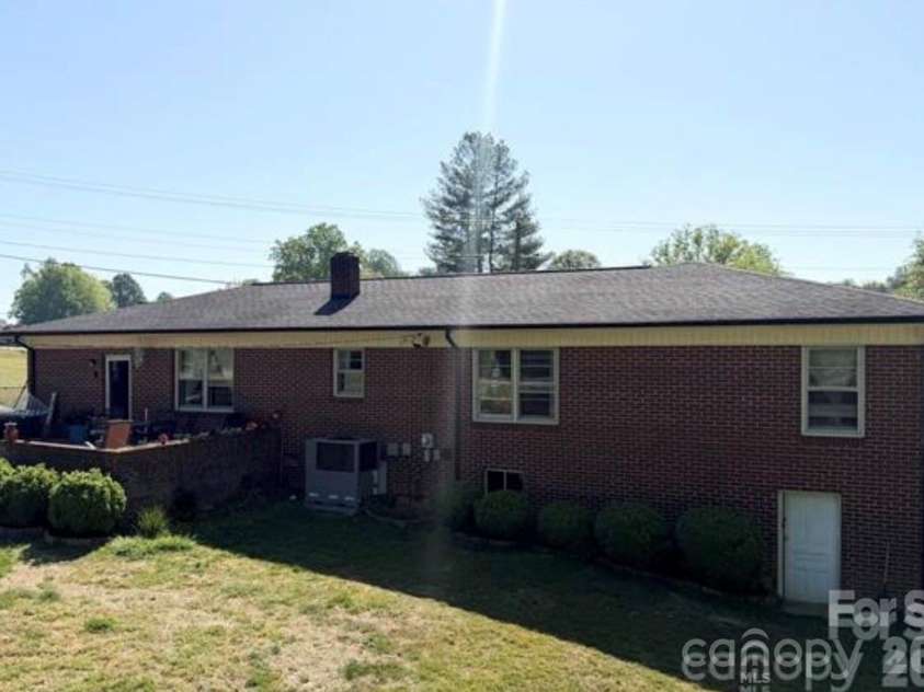 3162 Morganton Boulevard, Lenoir, NC 28645.  MLS# CAR4423973, YatesRealty ID 19745. 