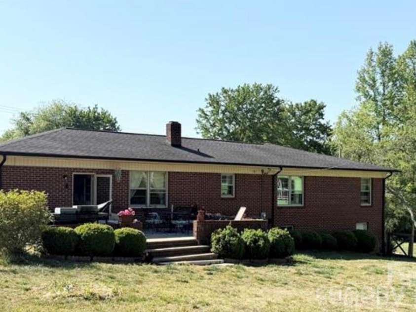 3162 Morganton Boulevard, Lenoir, NC 28645.  MLS# CAR4423973, YatesRealty ID 19745. 