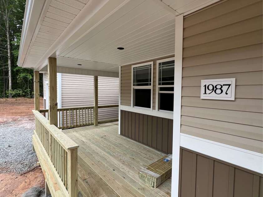 1987 Robert Rufty Lane, Catawba, NC 28609.  MLS# CAR4260983, YatesRealty ID 19746. Porch